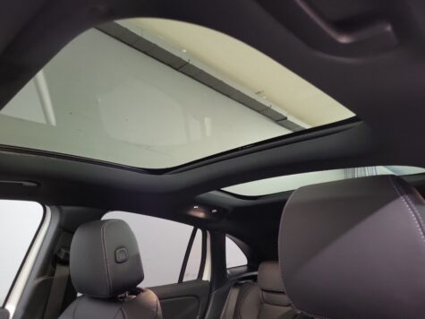 Mercedes-Benz – GLA 250 AMG Line 4Matic Swiss Star