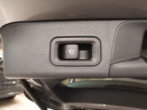 Mercedes-Benz – EQB 300 AMG Line 4Matic Excellence Edition