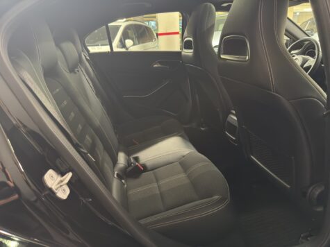 Mercedes-Benz – A 200 Urban