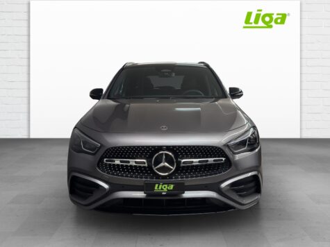 Mercedes-Benz – GLA 200 AMG Line Night Star