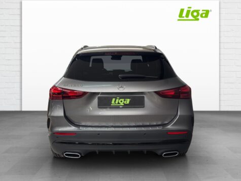 Mercedes-Benz – GLA 200 AMG Line Night Star