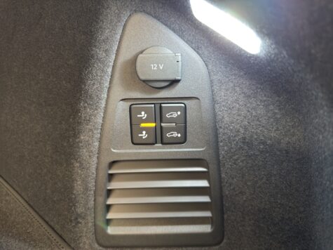 VW – Touareg 3.0 V6 TSI PHEV R United