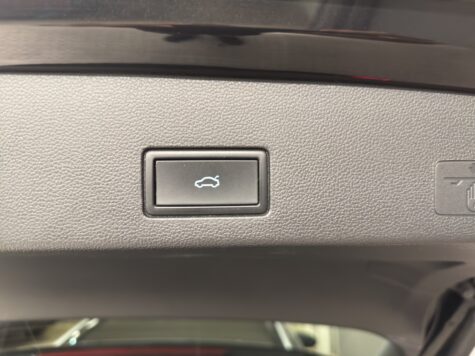 VW – Golf VIII Variant 2.0 TSI R-Line DSG 4mo