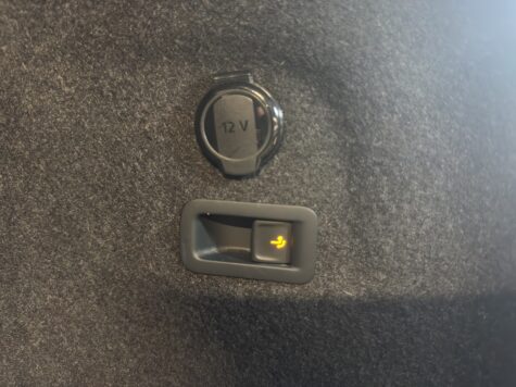 VW – Golf VIII Variant 2.0 TSI R-Line DSG 4mo