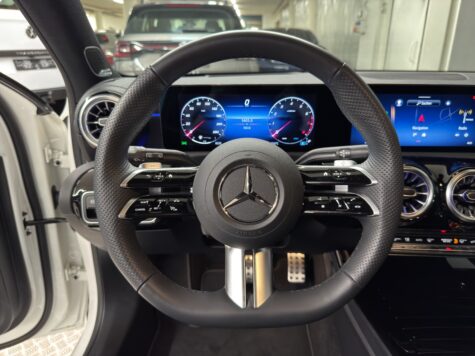 Mercedes-Benz – A 250 AMG Line 4 Matic