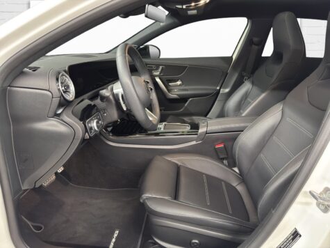 Mercedes-Benz – A 250 AMG Line 4 Matic