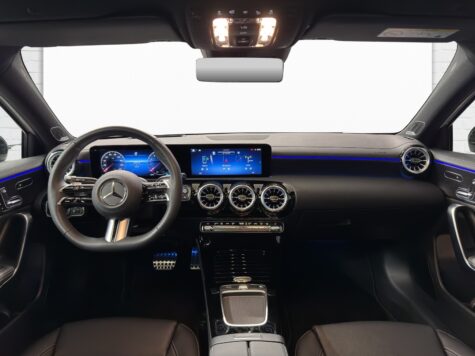 Mercedes-Benz – A 250 AMG Line 4 Matic