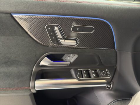 Mercedes-Benz – GLA 200 AMG Line Night Star