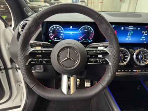 Mercedes-Benz – GLA 200 AMG Line Night Star
