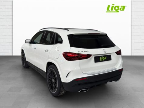 Mercedes-Benz – GLA 200 AMG Line Night Star