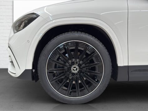 Mercedes-Benz – GLA 200 AMG Line Night Star