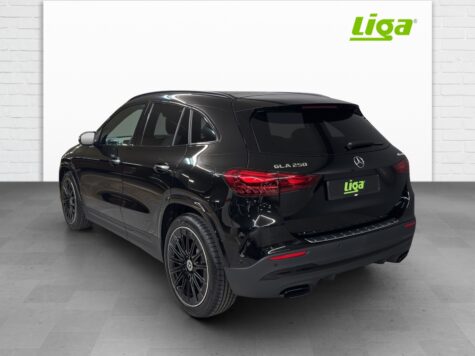 Mercedes-Benz – GLA 250 AMG Line 4 Matic Swiss Star