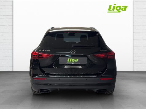 Mercedes-Benz – GLA 250 AMG Line 4 Matic Swiss Star