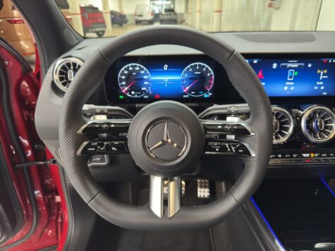 Mercedes-Benz – GLA 250 AMG Line 4Matic Swiss Star