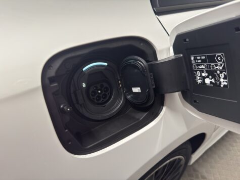 Mercedes-Benz – A 250 e EQ Star AMG Line