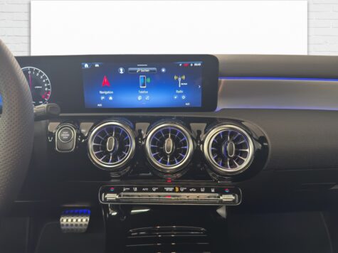 Mercedes-Benz – A 250 e EQ Star AMG Line