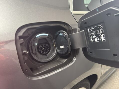 Mercedes-Benz – A 250 e AMG Line EQ Star