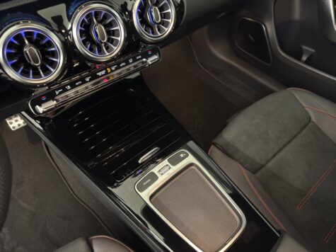 Mercedes-Benz – A 220 d AMG Line