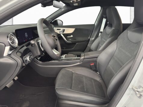 Mercedes-Benz – A 200 AMG Line Night Star