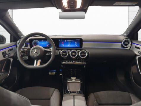 Mercedes-Benz – A 200 AMG Line Night Star