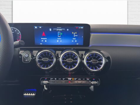 Mercedes-Benz – A 200 AMG Line Night Star