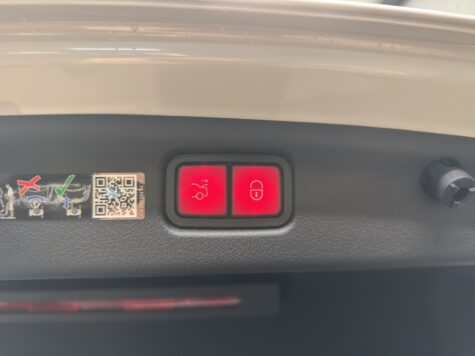 Mercedes-Benz – C 300 AMG Line 4Matic