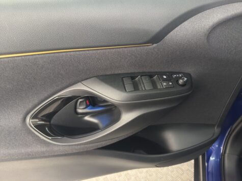 Toyota – Yaris Cross 1.5 VVT-i HSD Adventure AWD-