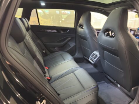 VW – Passat Variant 2.0 TSI R-Line  DSG 4motion