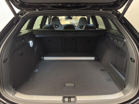 VW – Passat Variant 2.0 TSI R-Line  DSG 4motion