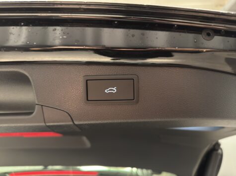 VW – Passat Variant 2.0 TSI R-Line  DSG 4motion