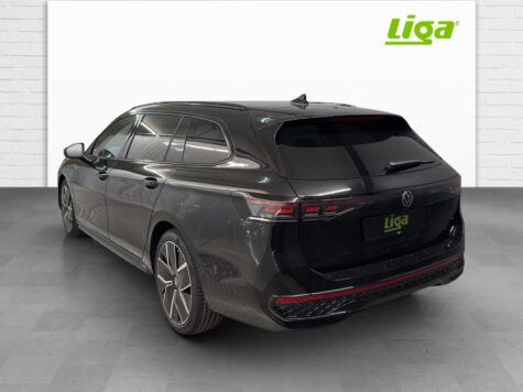 VW – Passat Variant 2.0 TSI R-Line  DSG 4motion