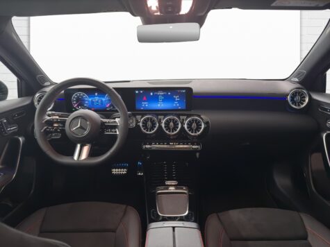 Mercedes-Benz – A 200 AMG Line Night Star