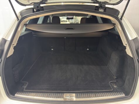 Mercedes-Benz – E 220 d Swiss Star 4Matic T