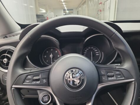 Alfa Romeo – Stelvio 2.2 D Q4 210 Super