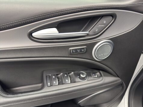 Alfa Romeo – Stelvio 2.0 Q4 280 Veloce