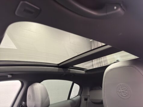 Alfa Romeo – Stelvio 2.0 Q4 280 Veloce