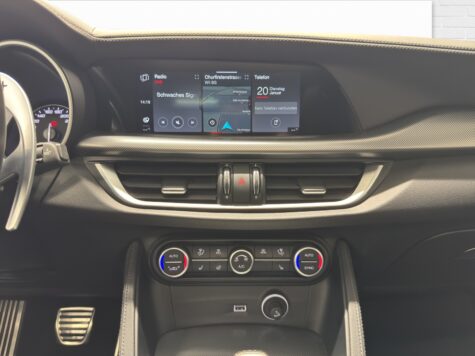 Alfa Romeo – Stelvio 2.0 Q4 280 Veloce