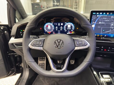 VW – Golf VIII 1.5 eTSI R-Line DSG