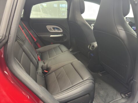 Mercedes-Benz – CLA 350 AMG Line 4Matic