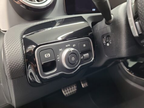 Mercedes-Benz – A 200 AMG Line Night Star