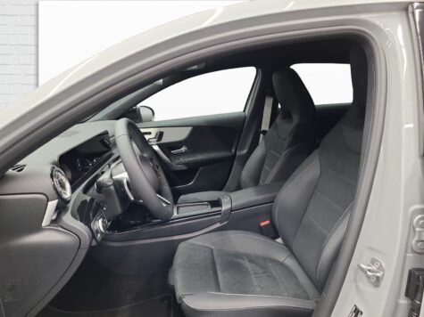 Mercedes-Benz – A 200 AMG Line Night Star