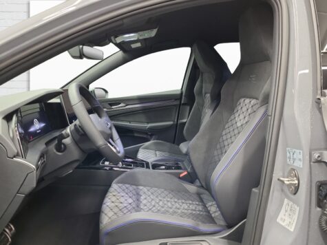 VW – Golf VIII 1.5 eTSI R-Line DSG