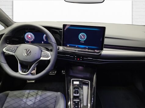 VW – Golf VIII 1.5 eTSI R-Line DSG