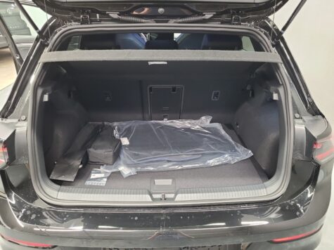 VW – Golf VIII 2.0 TSI R DSG 4motion