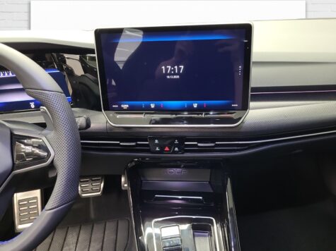 VW – Golf VIII 2.0 TSI R DSG 4motion