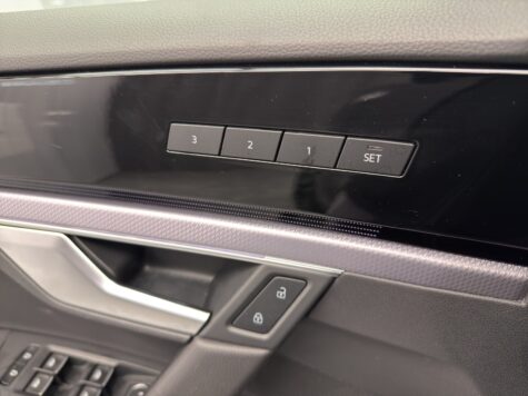 VW – Touareg 3.0 V6 TSI R-Line