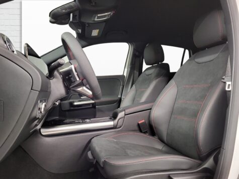 Mercedes-Benz – GLA 200 AMG Line Night Star