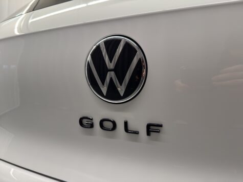 VW – Golf VIII 1.5 eTSI R-Line DSG
