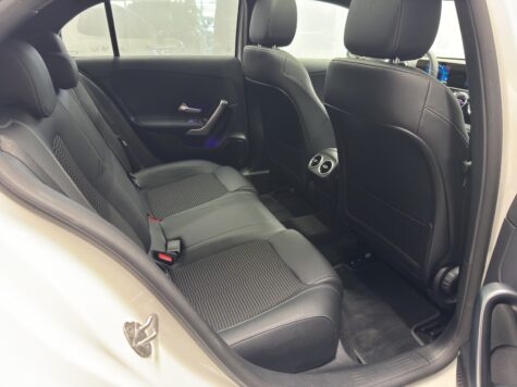 Mercedes-Benz – A 250 e Progressive