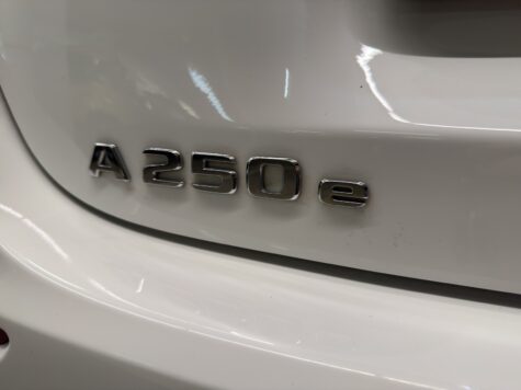 Mercedes-Benz – A 250 e Progressive